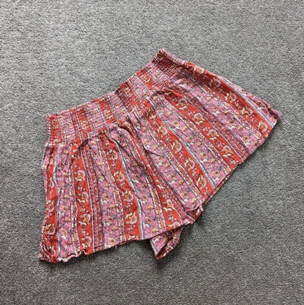 Forever 21 floral print lightweight shorts size Medium